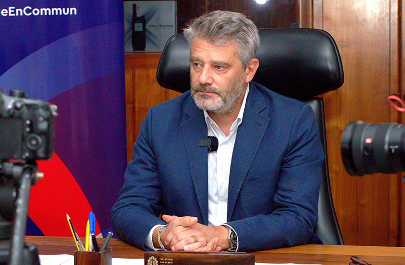 Benjamin Neumann, directeur de l’AFD au Togo répondant aux questions de ...